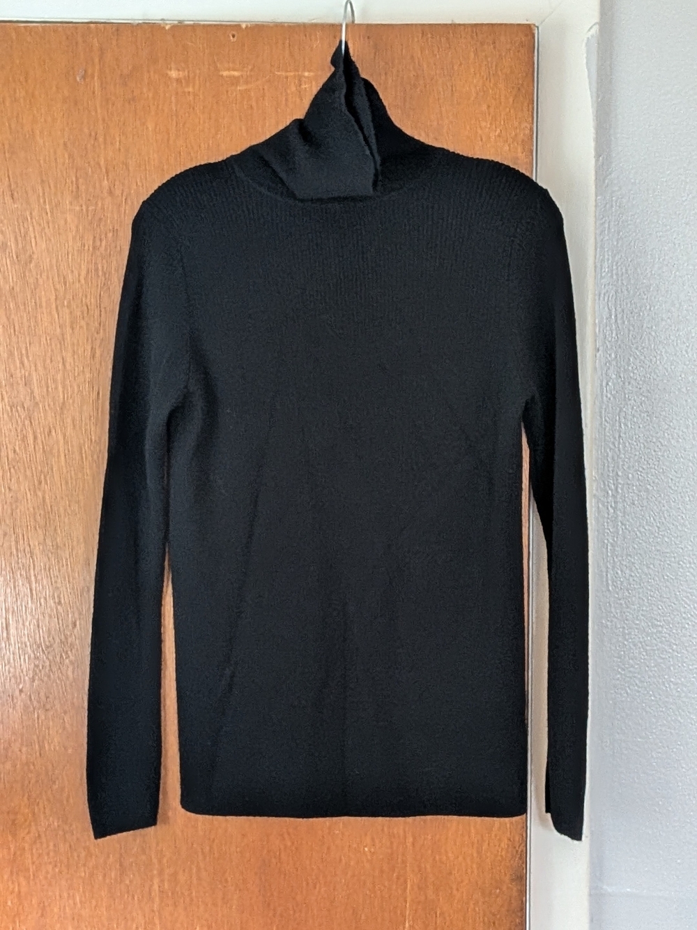 Woman's Uni Black Turtleneck Sweater Size XL